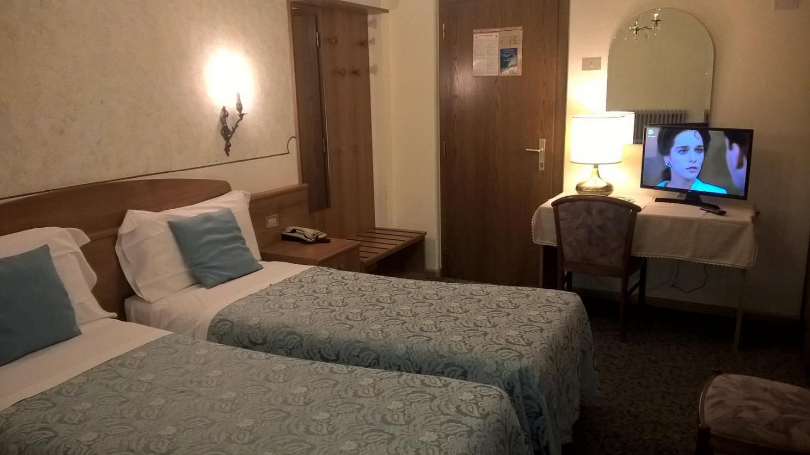 Albergo Stella Alpina Molveno Esterno foto