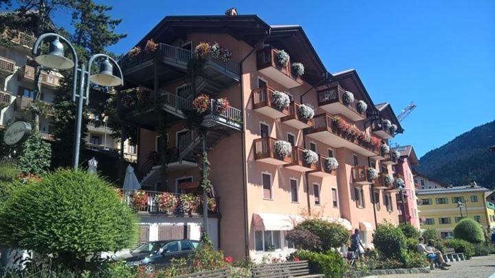 Albergo Stella Alpina Molveno Esterno foto
